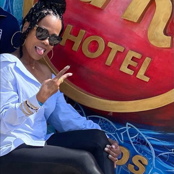 Meet your Posher, Becky - Picture 3 of 3